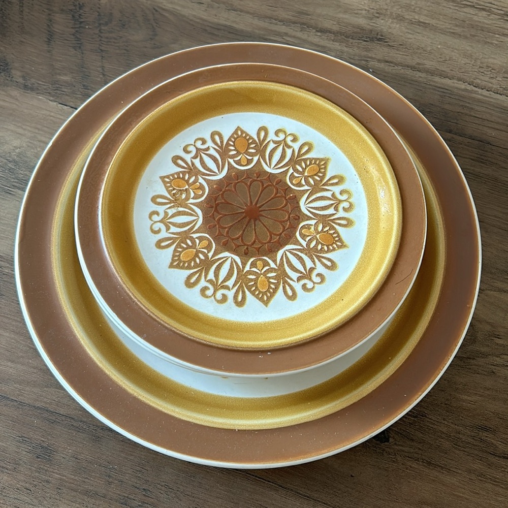 Set of 6 ELECTRA CASUAL CERAMIC STONEWARE MAJESTIC PLATES